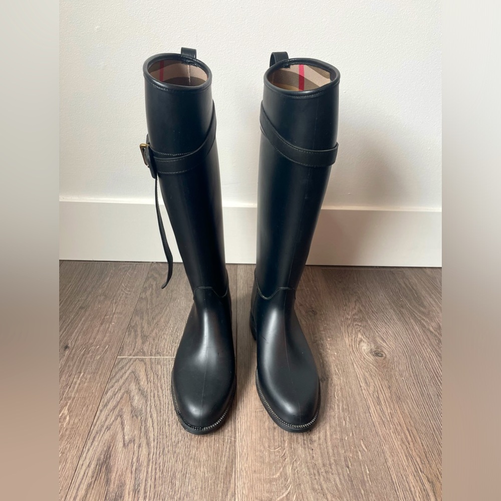 Burberry Rubber Rain Boots with leather accents, US 7 EU 38